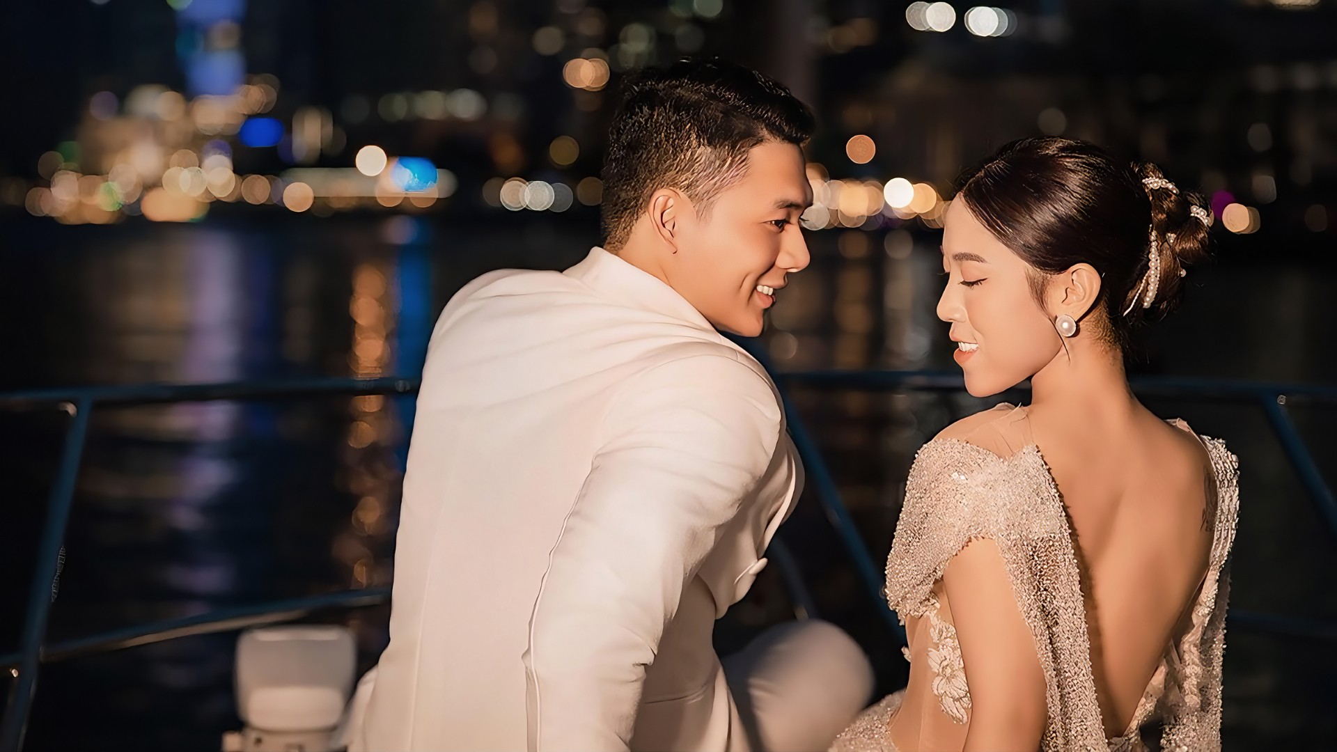 chụp hình cưới trên du thuyền riêng sang trọng
