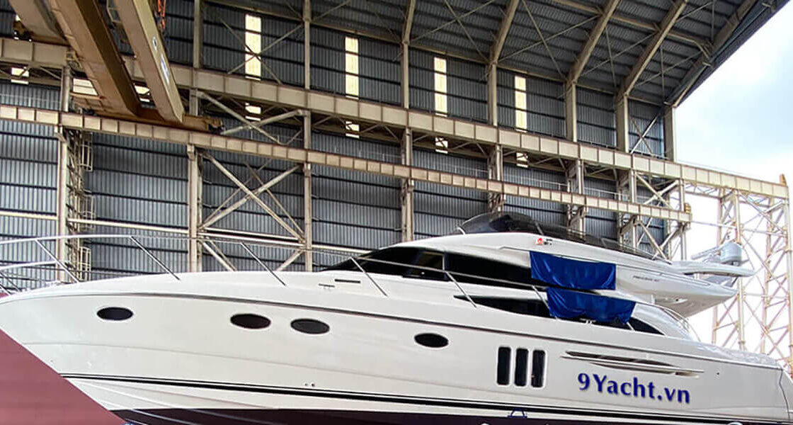 comprehensive yacht repair and maintenance service