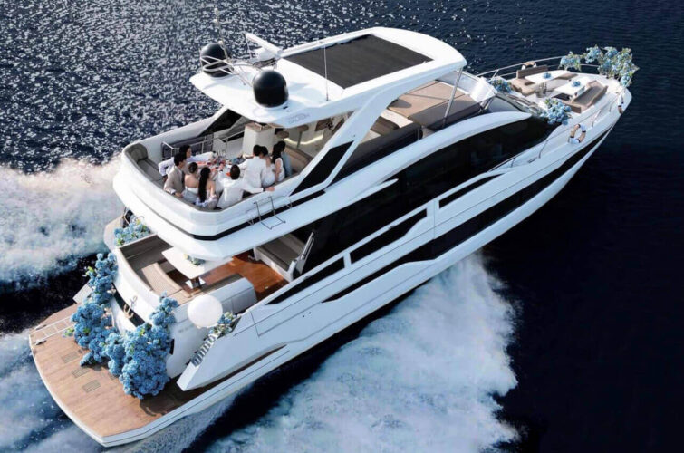 du thuyền Galeon 640 Fly